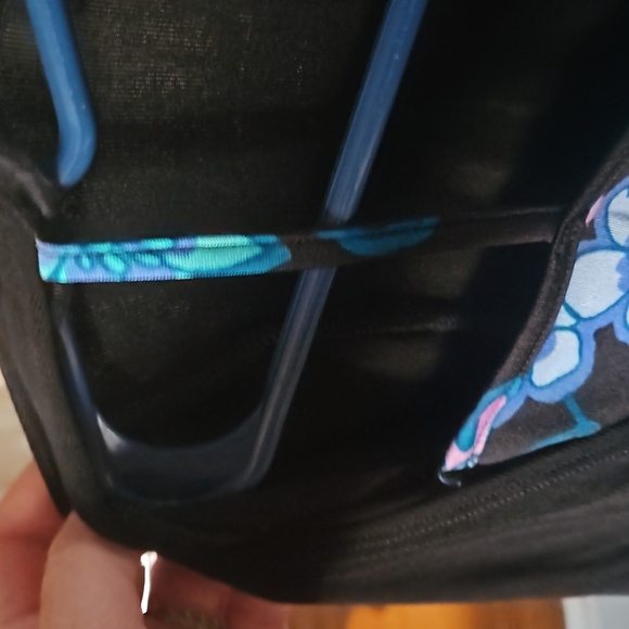 French Laundry Ladies crossover top - Picture 3 of 3